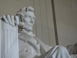 09-lincoln-angle-thumb.jpg